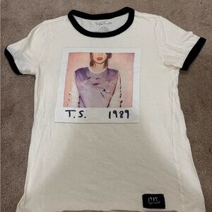 Taylor Swift Women's Cream Graphic Tee